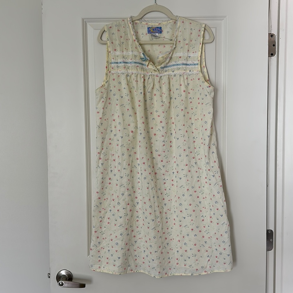 🌙 Vintage Moon Dance Floral Nightgown